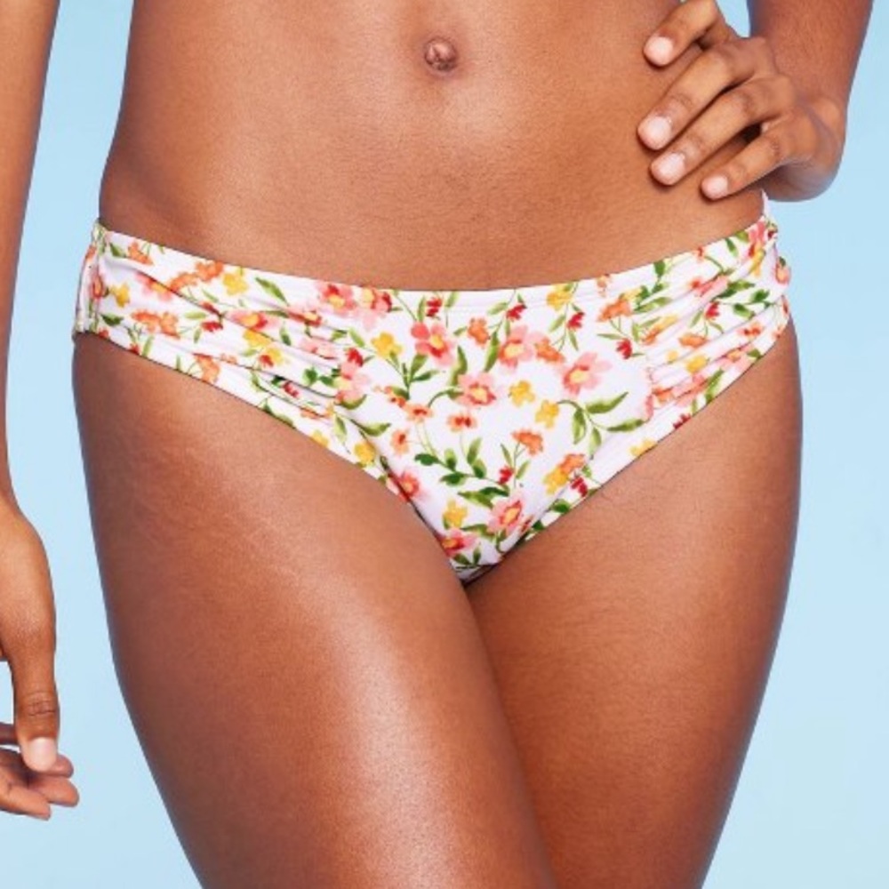 NWT Women’s Shirred Side Hipster Bikini Bottoms - Shade and Shore - Size Small